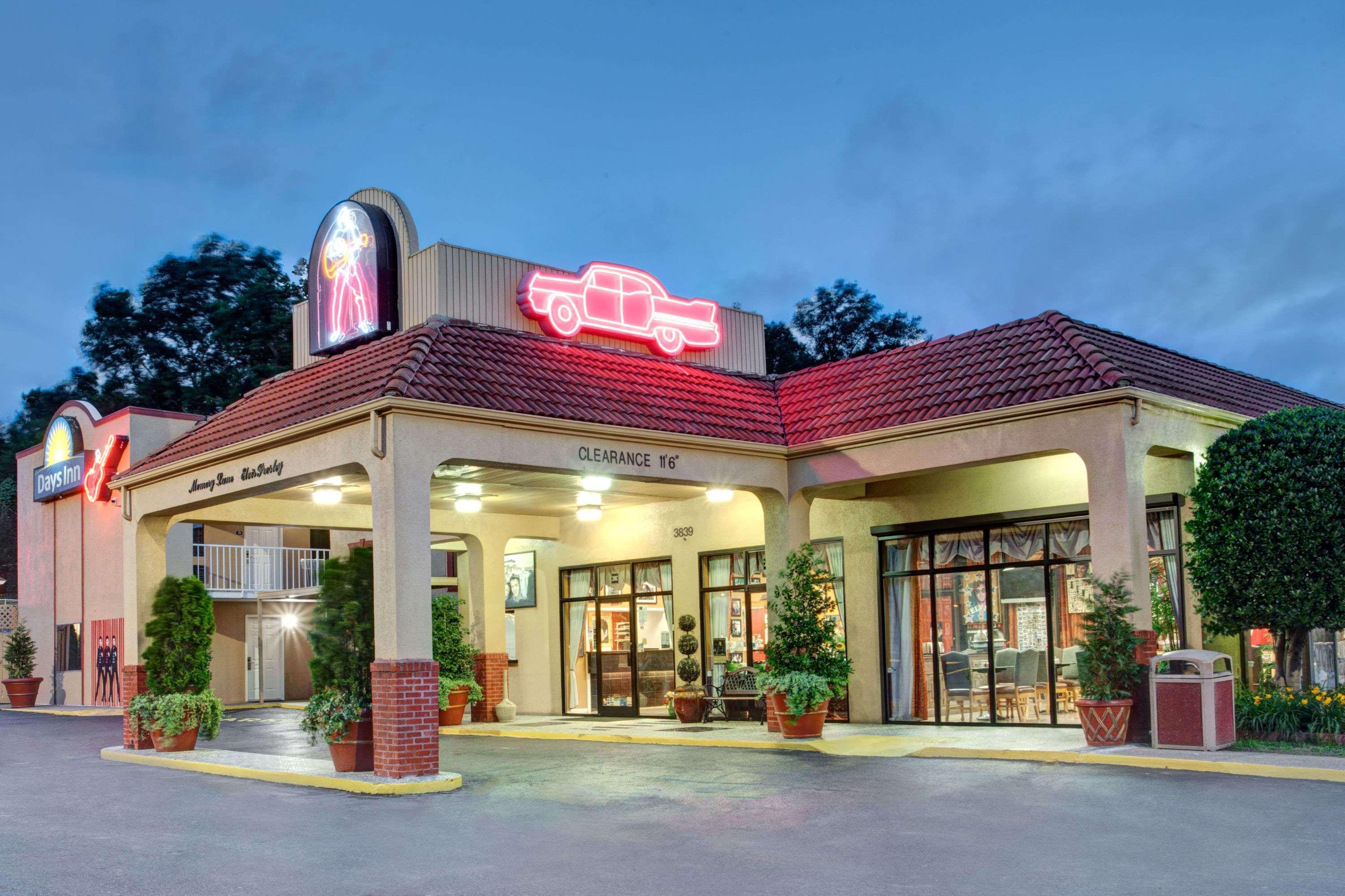 Days Inn By Wyndham Memphis At Graceland Bagian luar foto