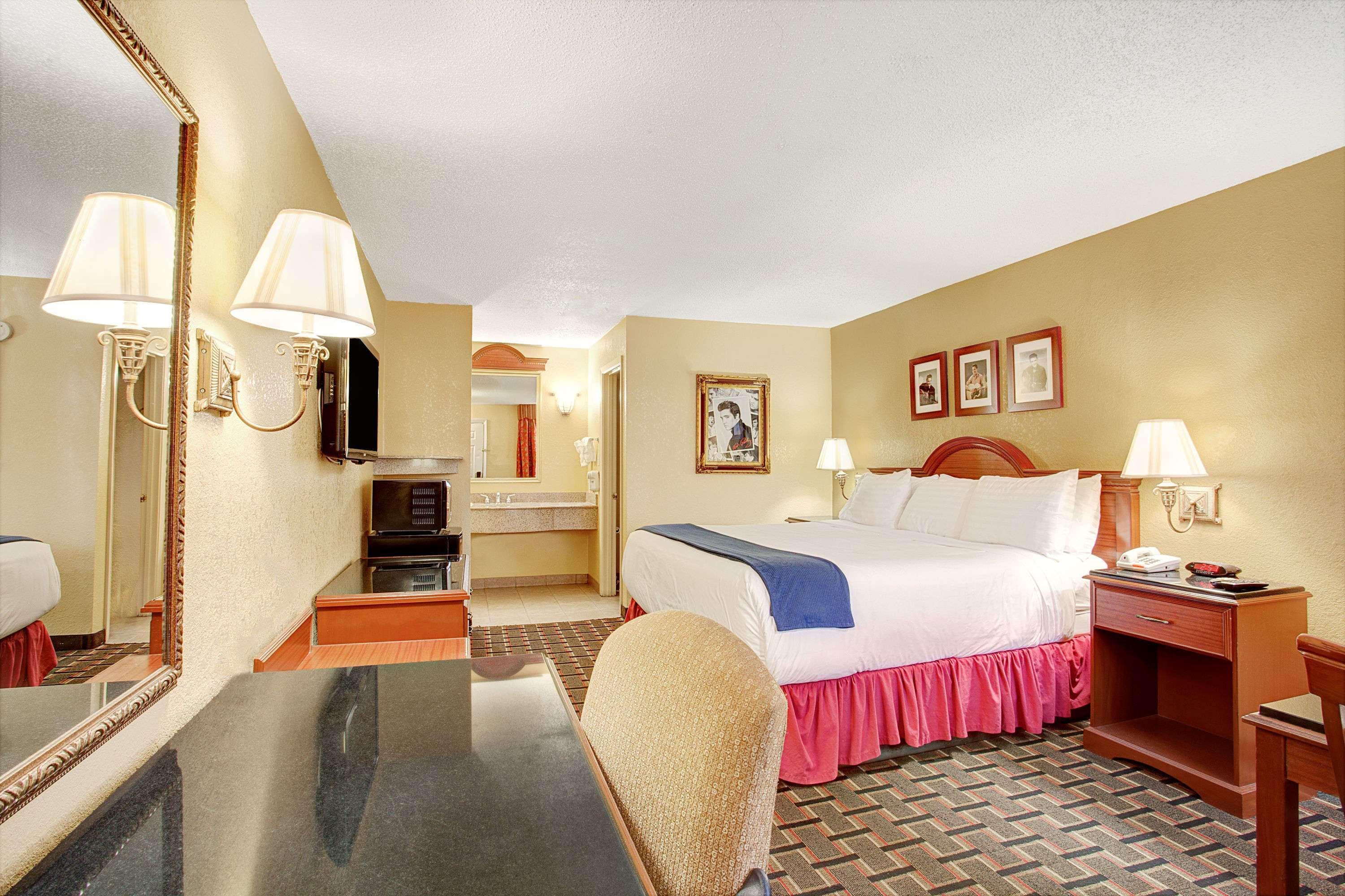 Days Inn By Wyndham Memphis At Graceland Bagian luar foto