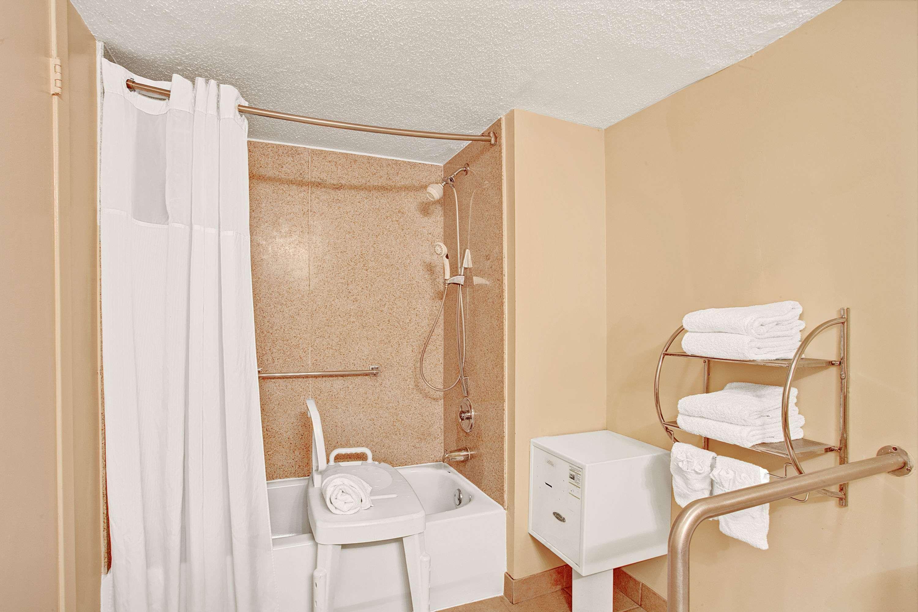 Days Inn By Wyndham Memphis At Graceland Bagian luar foto